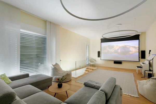 Stilvolle Familienoase in Rotmonten - Exklusives Wohnen mit Garten, Pool und Heimkino 2