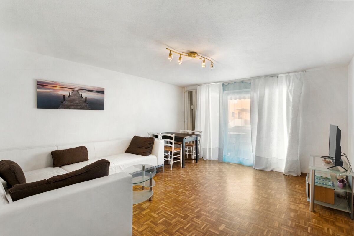 Appartamento di 4 locali con balcone & parcheggio esterno a Salmsach
