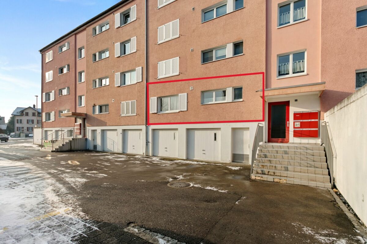 Appartamento di 4 locali con balcone & parcheggio esterno a Salmsach