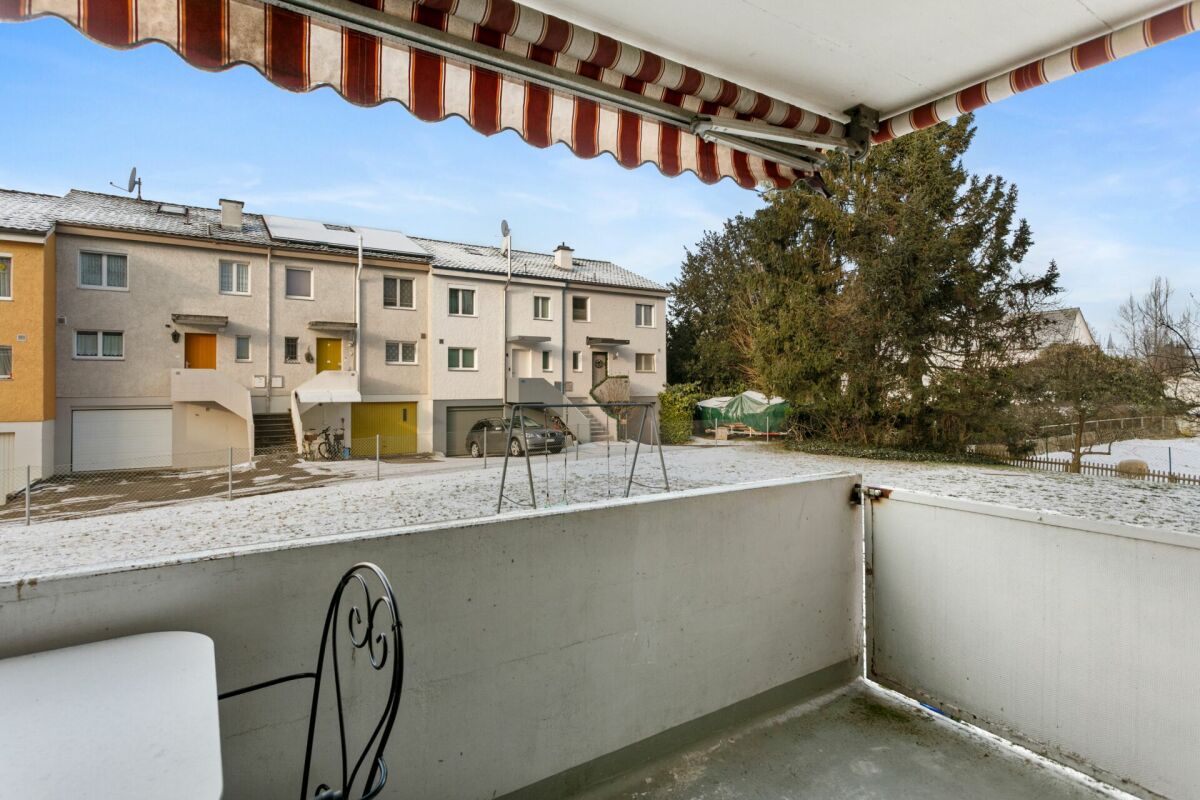 Appartamento di 4 locali con balcone & parcheggio esterno a Salmsach