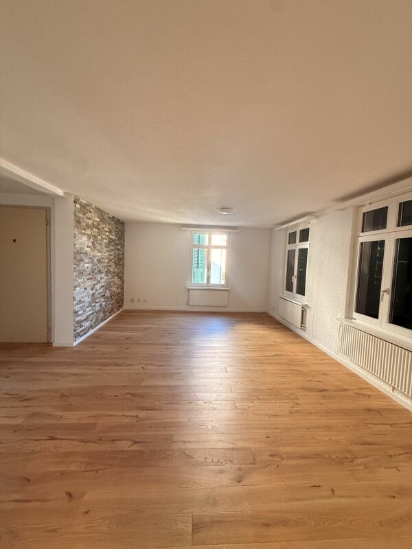 3.5-Zimmer-Wohnung im 1. Obergeschoss mit Balkon an zentraler Lage in Romanshorn