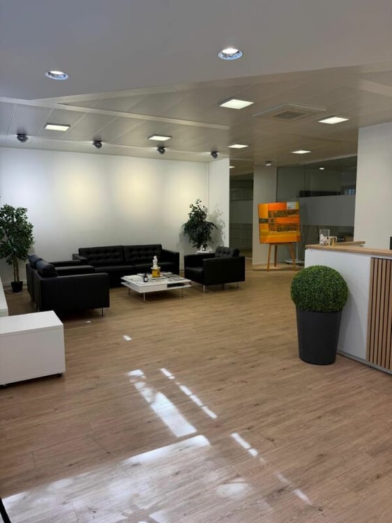 Helles Büro an zentraler Lage in St.Gallen mit attraktiver Schaufensterfront 1