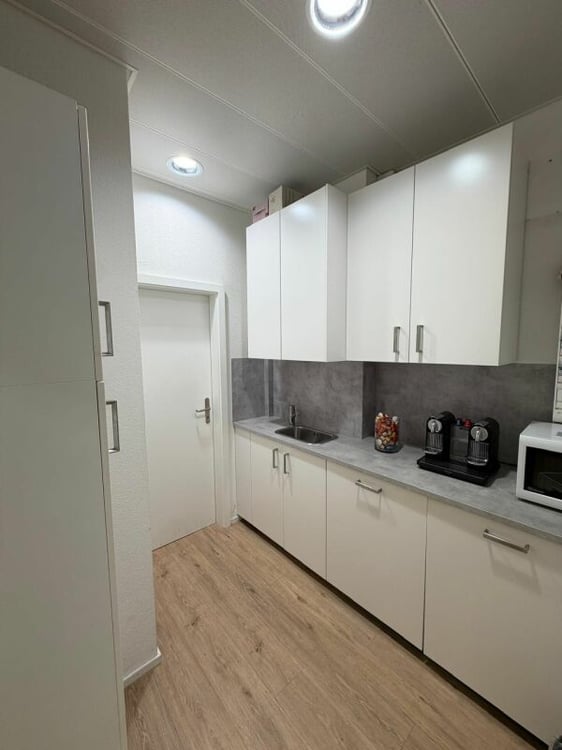 Helles Büro an zentraler Lage in St.Gallen mit attraktiver Schaufensterfront 6