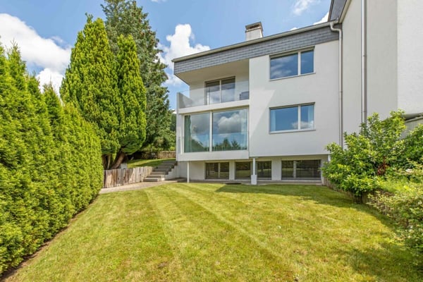 6.5-Zimmer-Einfamilienhaus mit Garten, Cheminée und Bergpanorama 11