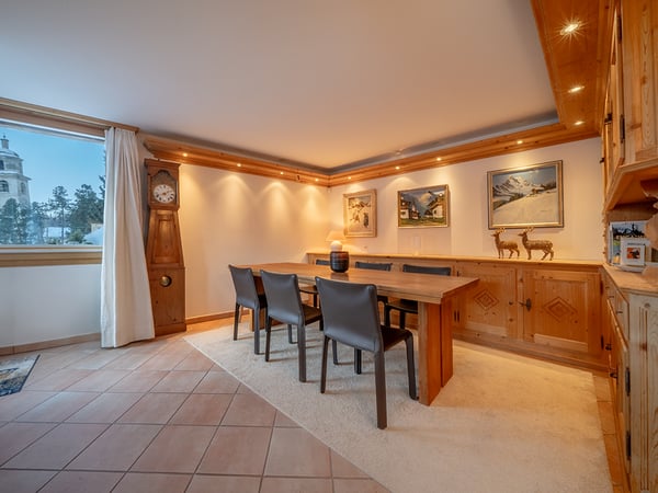 Familienvilla mit spektakulärem Bergblick in erstklassiger Dorflage 3