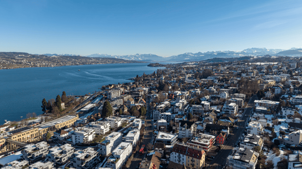 Stilvolle 4-Zimmer-Wohnung mit Seesicht Oberdorfstrasse 3, 8810 Horgen 12