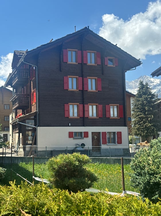 Zentral gelegenes MFH mit 4 Wohnungen 1