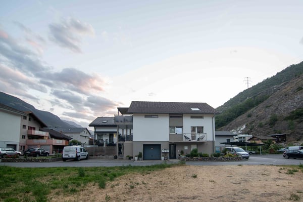 Komplett renoviertes Mehrfamilienhaus mit 3 Wohneinheiten, Garage und 3