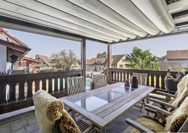 11-Zimmer-Haus mit 7 Bäder & Pool 2
