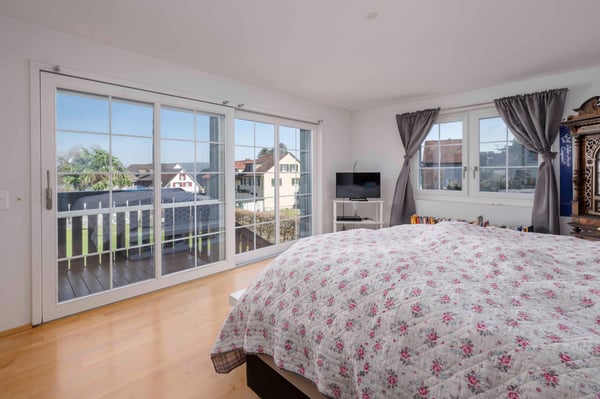11-Zimmer-Haus mit 7 Bäder & Pool 7