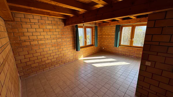 Freistehendes Einfamilienhaus mit grossem Garten 8