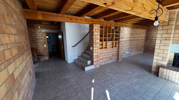 Freistehendes Einfamilienhaus mit grossem Garten 11