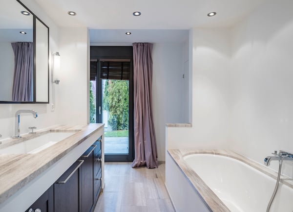 Modernisierte Wohnung mit traumhafter Seesicht 9