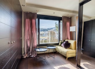 Modernisierte Wohnung mit traumhafter Seesicht 8