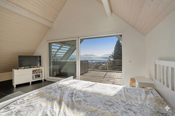 Modernes Einfamilienhaus mit Panorama-Seesicht 10