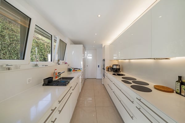 Modernes Einfamilienhaus mit Panorama-Seesicht 4