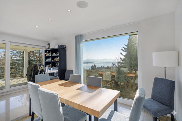 Modernes Einfamilienhaus mit Panorama-Seesicht 3