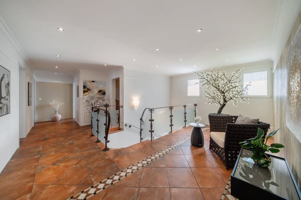 Attika Maisonette: ELEGANZ trifft auf GROSSZÜGIGKEIT 8