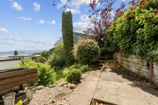 Terrassenhaus mit traumhafter Seesicht …