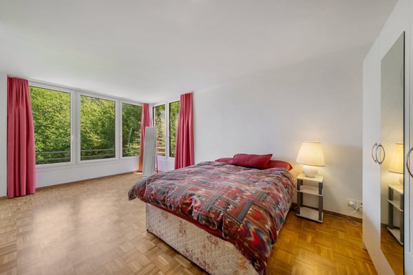 Exklusives Wohnen mit Seesicht in Bäch SZ 6