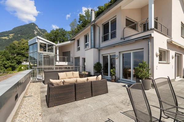 Traumhaftes Wohnen mit riesigem Garten und unverbaubarem See & Alpenpa 2