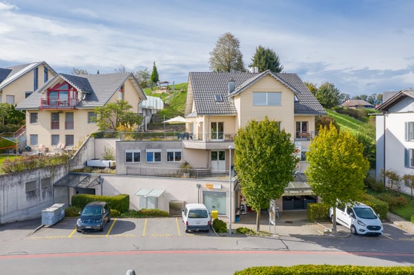 Wohn- und Geschäftshaus mit grossem Entwicklungspotenzial im Kanton Zu 1