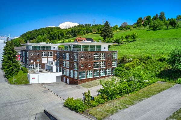 Gewerbe-Bauland plus zwei Bürogebäude 3