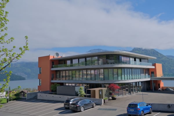 328 m2 Exklusive Büro-/Praxisflächen / Showroom mit Top See-/Bergsicht 12