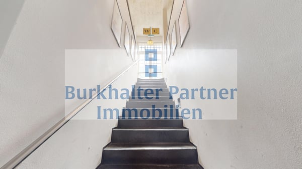 Vielseitige Gewerbefläche mit insgesamt 361 m² auf 2 Etagen an zentraler Lage in Bern - optional mit zusätzlicher Lagerfläche (130 m²) im 1. UG Monbijoustrasse 28, 3011 Bern An hervorragender Lage in der Berner Innenstadt vermieten wir per 1. 9