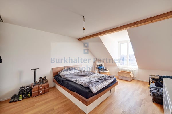 Wunderschöne Dachwohnung mit Galerie in der vorderen Länggasse! 7