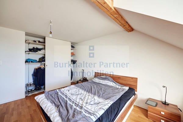 Wunderschöne Dachwohnung mit Galerie in der vorderen Länggasse! 6