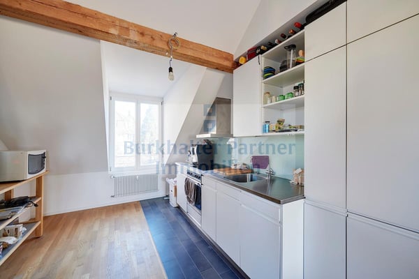 Wunderschöne Dachwohnung mit Galerie in der vorderen Länggasse! 5