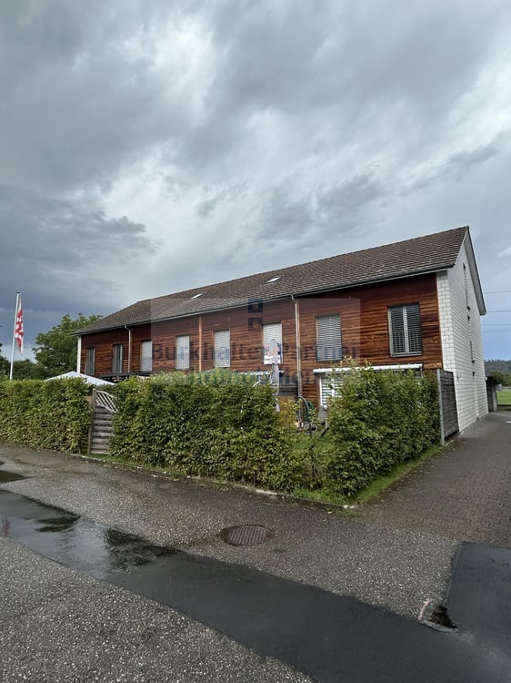 Charmantes Einfamilienhaus mit Gartensitzplatz in Roggwil 1