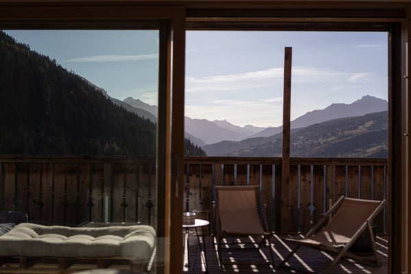 1.5 Zimmer Dach-Maisonettewohnung mit Panoramaaussicht 1