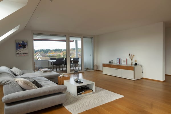 Moderne 1.5-Zimmer-Dachwohnung in ruhiger Lage von Besenbüren 1