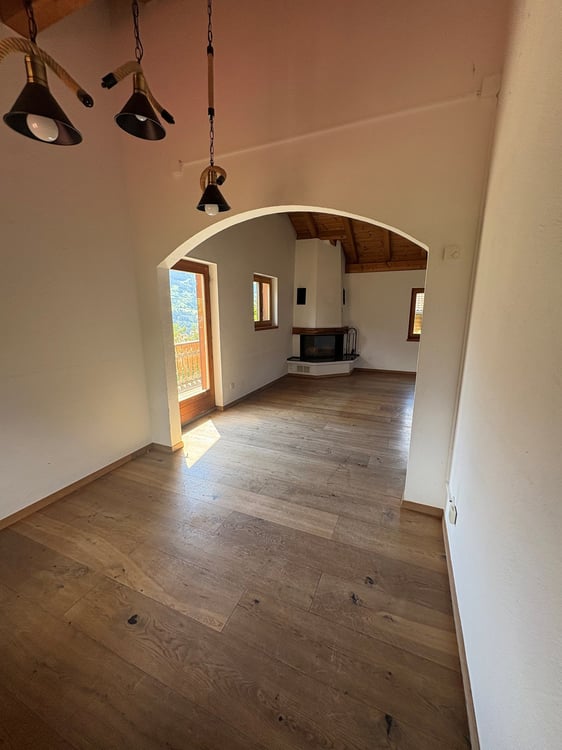 Grosszügiges 4.5-Zimmer-Einfamilienhaus in Brienz – sofort verfügbar! 2