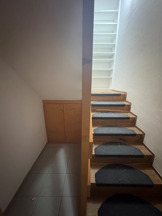 Grosszügiges 4.5-Zimmer-Einfamilienhaus in Brienz – sofort verfügbar! 24