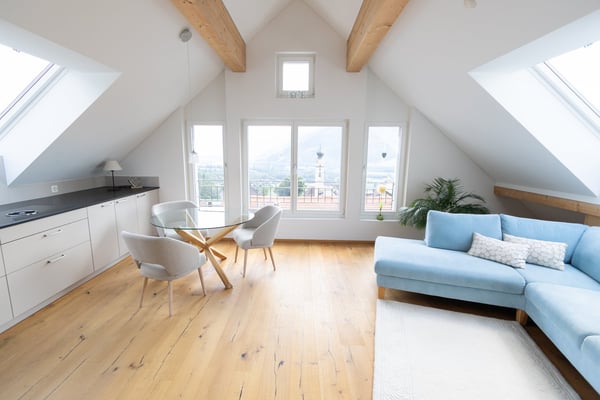 Sehr schöne 3.5-Zimmer-Dachwohnung mit toller Aussicht in Jenins 5