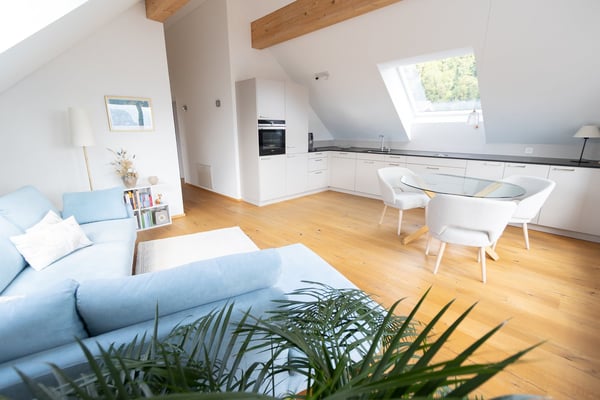 Sehr schöne 3.5-Zimmer-Dachwohnung mit toller Aussicht in Jenins