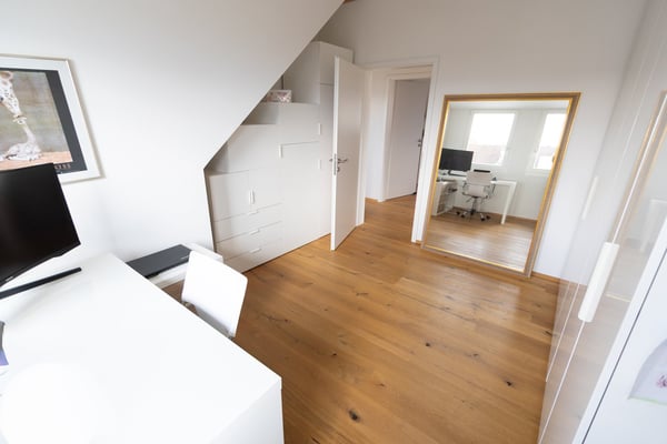 Sehr schöne 3.5-Zimmer-Dachwohnung mit toller Aussicht in Jenins 12