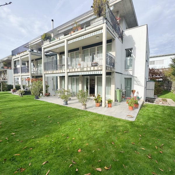 Charmante 1.5-Zimmer Gartenwohnung mit grossem Aussenbereich 12