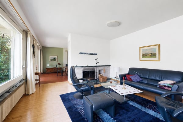 Exklusives 5.5-Zimmer Einfamilienhaus mit weitläufigem Aussenbereich 4