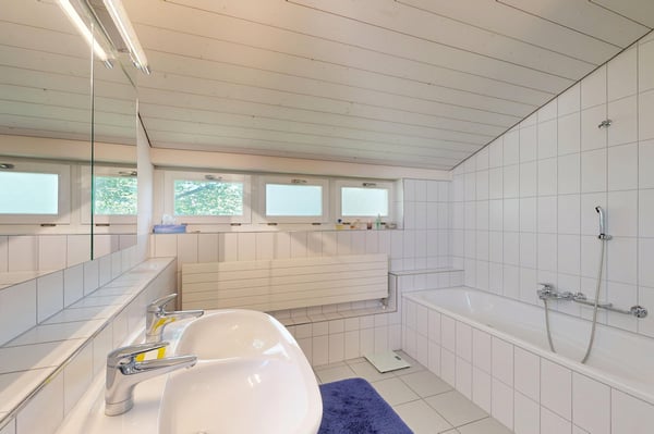 Exklusives 5.5-Zimmer Einfamilienhaus mit weitläufigem Aussenbereich 14