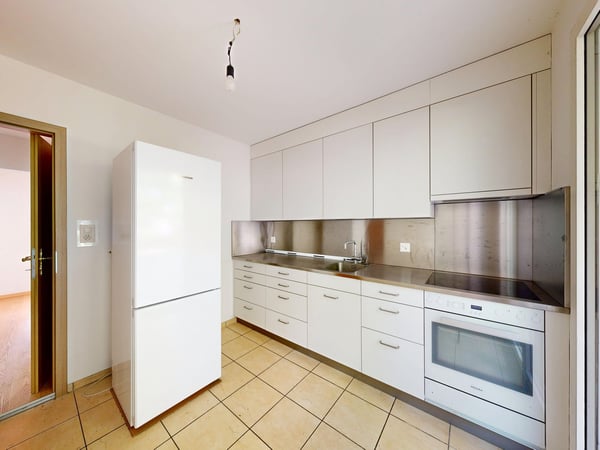 Helle 3.5-Zimmer-Wohnung mit Balkon in Binningen 3