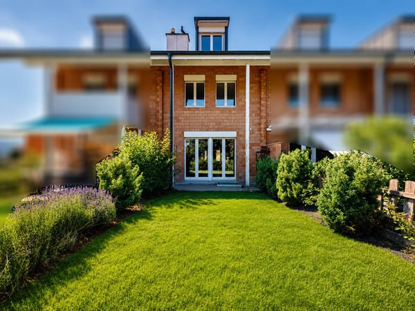 Charmantes 5.5-Zimmer-Reiheneinfamilienhaus in Laufen 1