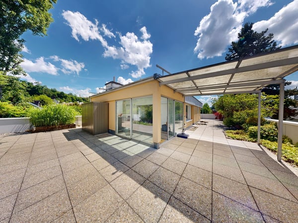Maisonette- Attikawohnung mit grosser Dachterrasse und Poolanlage 3