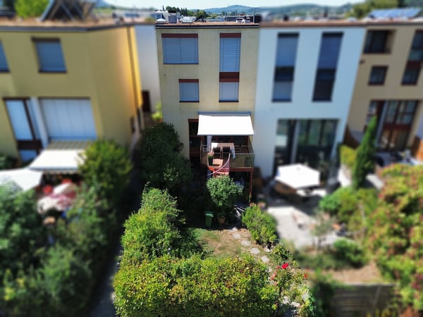 6.5-Zimmer-Doppelhaus mit Autoeinstellplatz 2