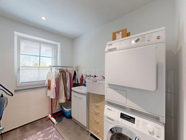 Exklusives 4.5-Zimmer Einfamilienhaus an ruhiger Lage 16