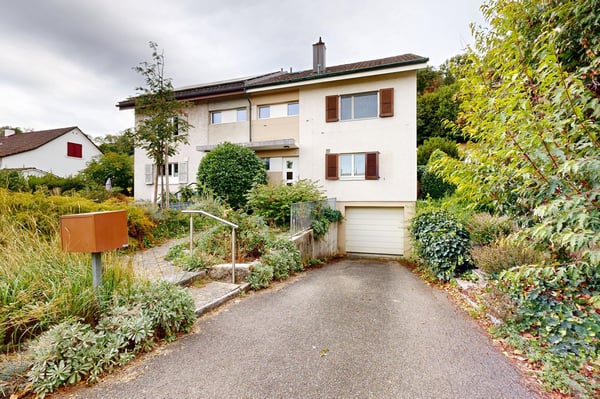 5.5-Zimmer Doppeleinfamilienhaus an ruhiger Lage