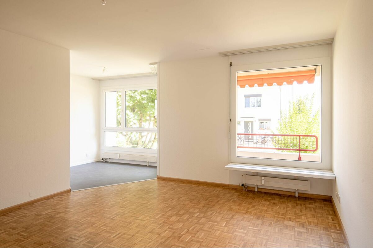 Bild Therwil, mit Blick ins Grüne - familienfreundliche 4 1/2-Zimmerwohnung im 1. OG